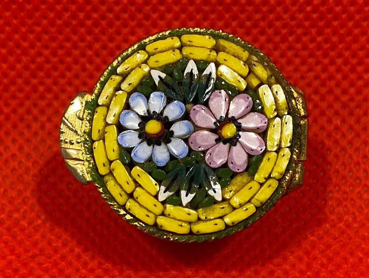 Beautiful Vintage small round micromosaic pillbox. Italy 1950s60s