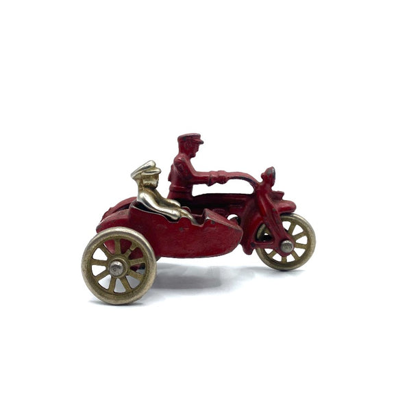 １９６８年・Hans Clodhopper・高さ１８cm◇ Cop◇ Hubley cast iron COP Motorcycle-Midget with sidecar and nickel Cop