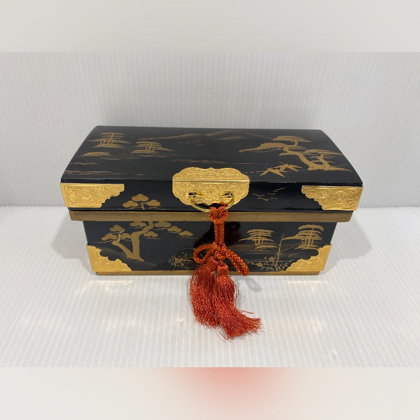 Vintage Japanese Hina Doll Lacquer Chest Box Girls Day Wood Decoration.