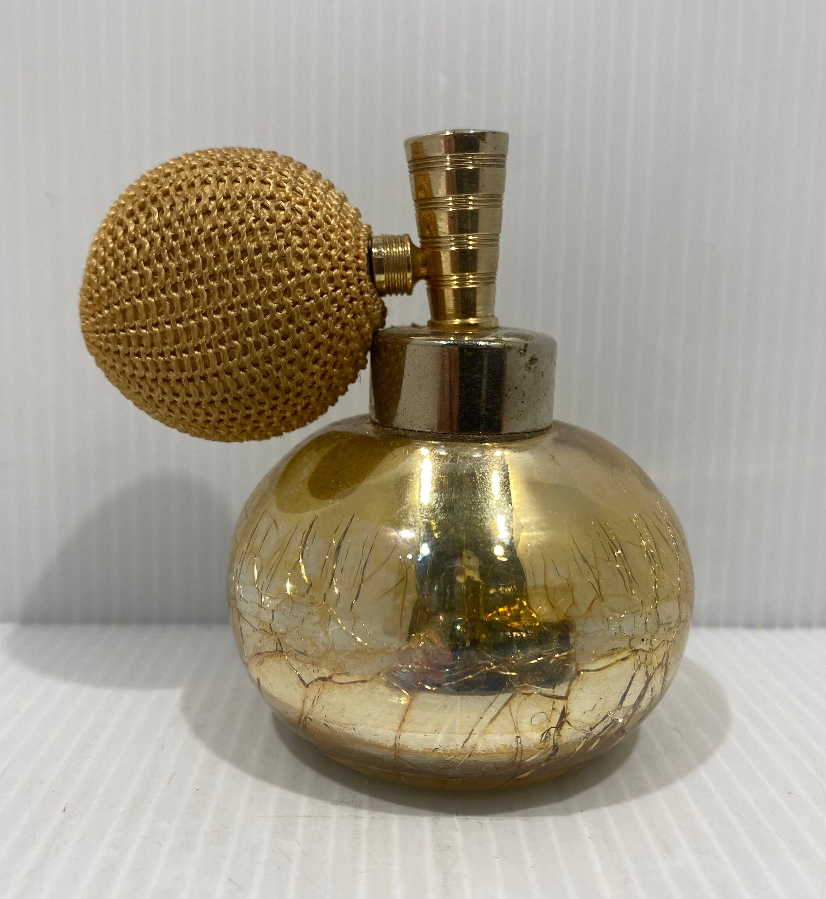 wonderful vintage DeVilbiss perfume atomizer from the 1930s.
