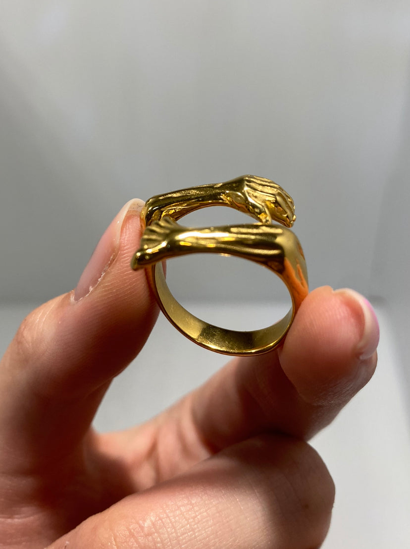 Vintage 14k gold,  Hugging Hand ring.
