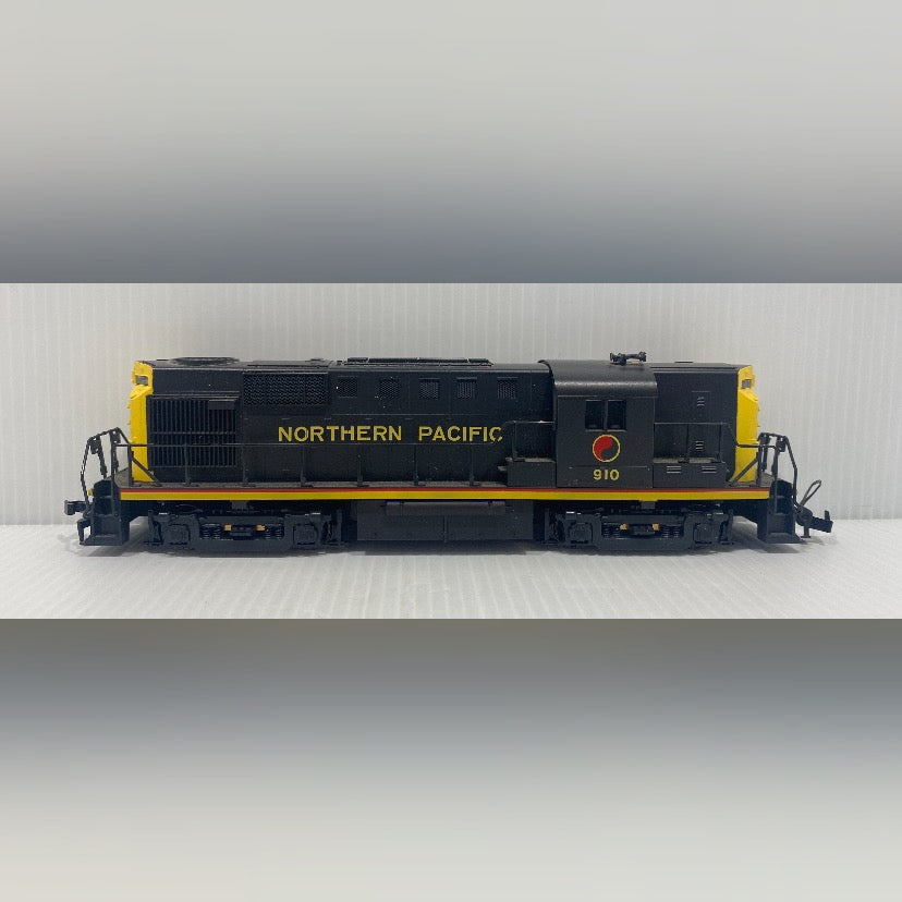 Atlas 7099 HO Scale Northern Pacific model train.
