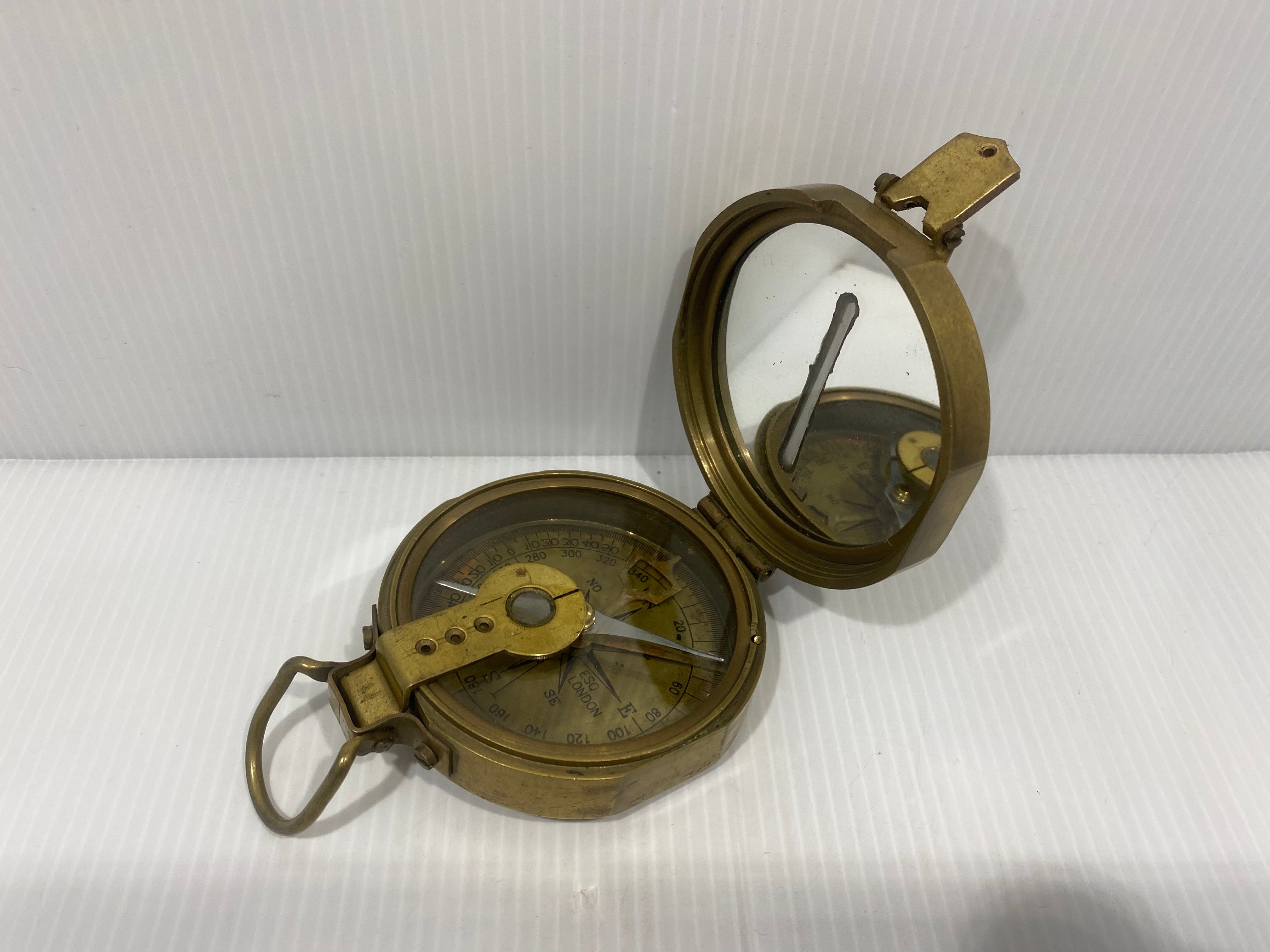 Antique Brass compass. London: Thomas Evans, 1920s