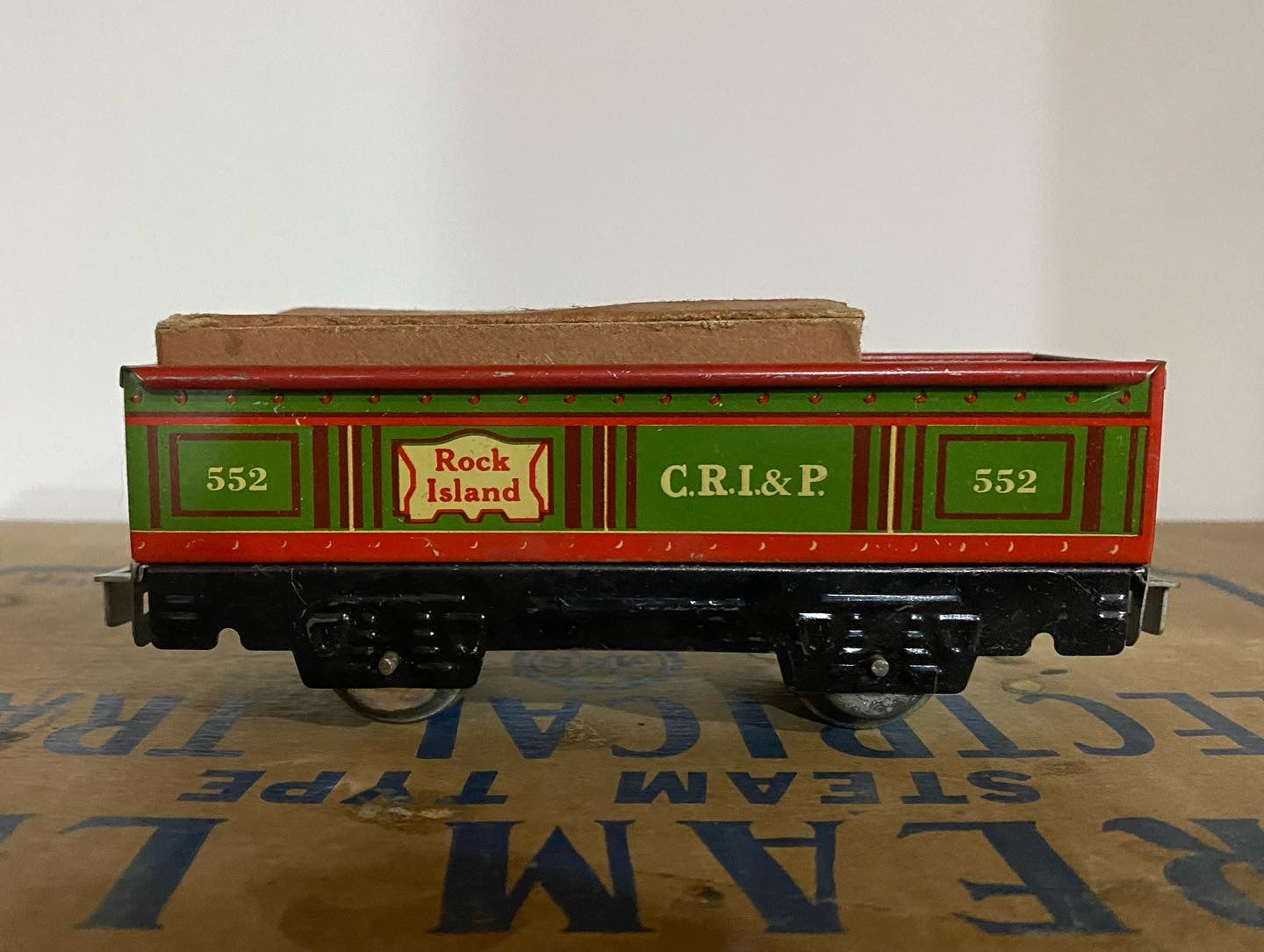 Vintage 1940s - 1950s  Marx Train set #3987 with box. Manufactured by the Louis Marx Co.