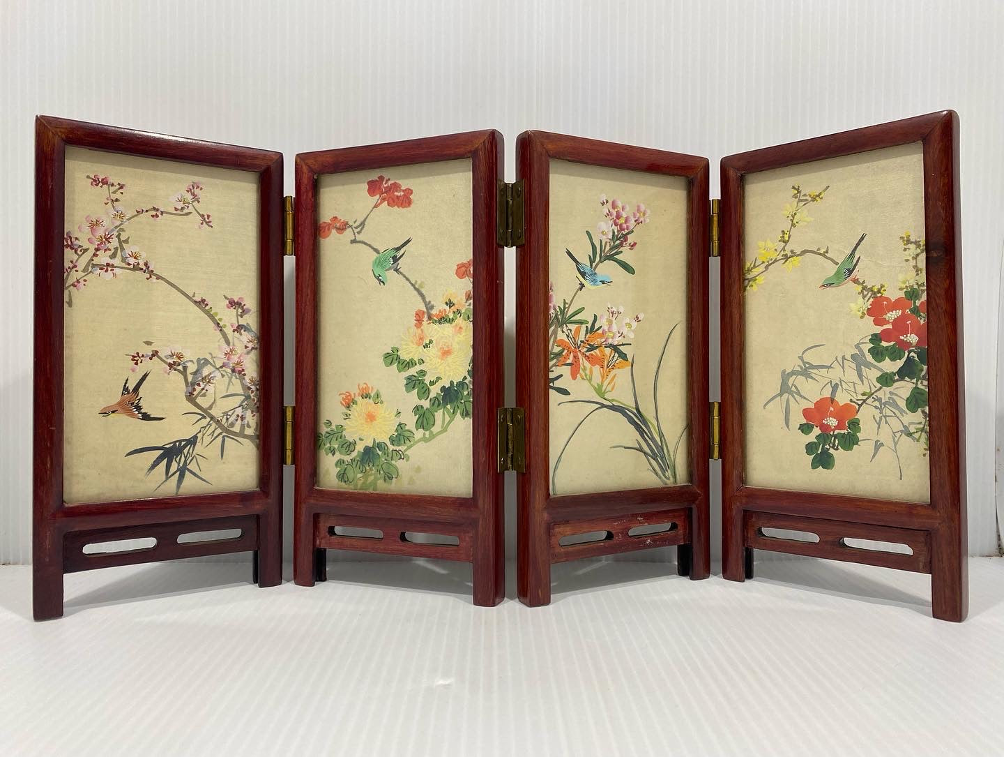 Antique, Mini Lacquered Folding Table Screen, in excellent condition.