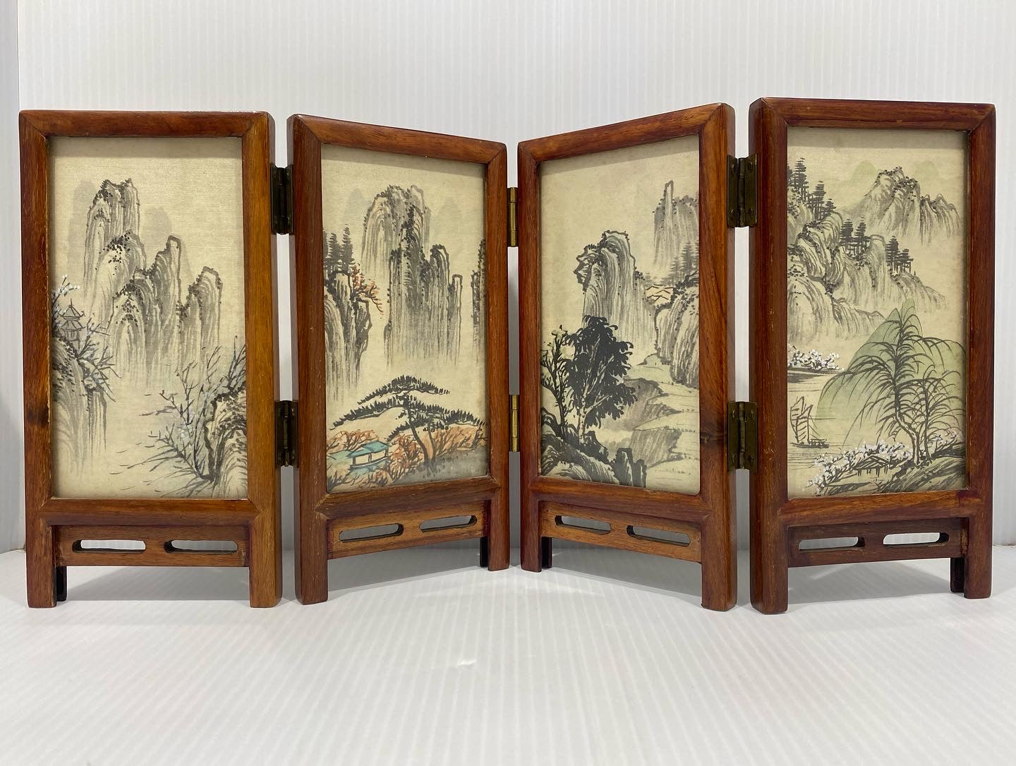 Antique, Mini Lacquered Folding Table Screen, in excellent condition.