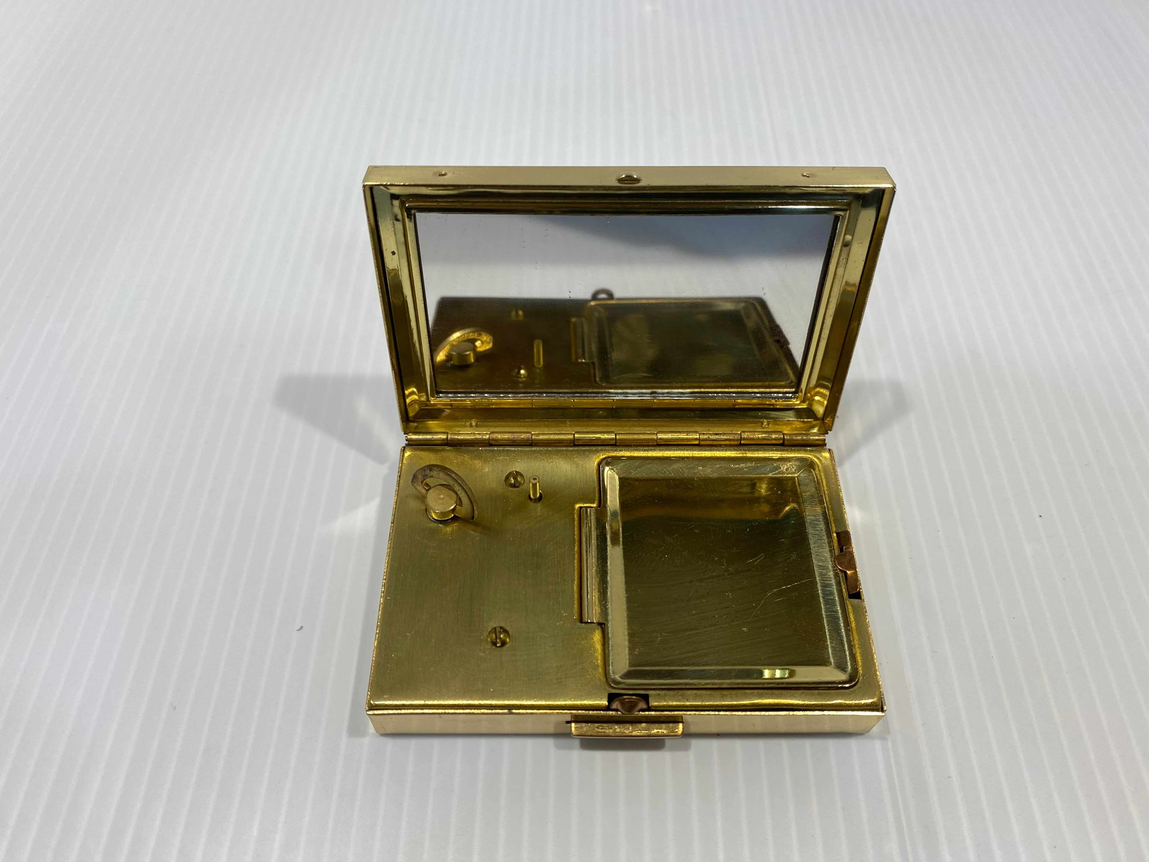 Clover Musical Compact makeup box. 1950s – Iapello Arts & Antiques
