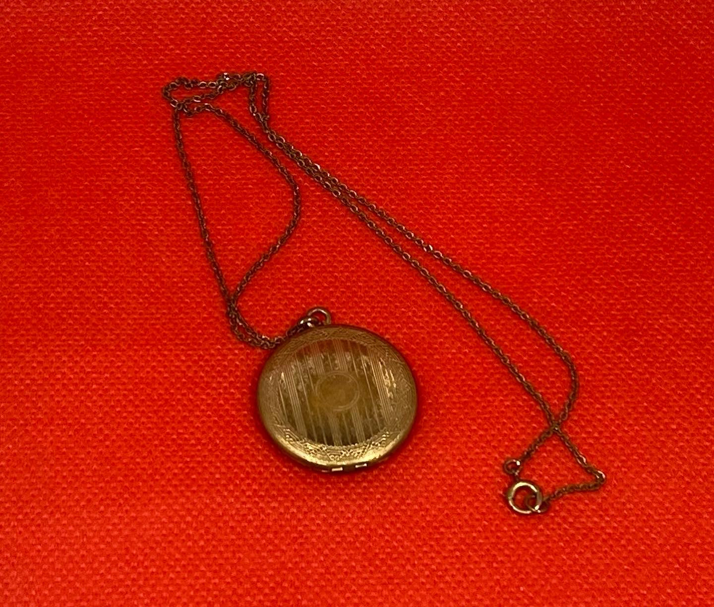 Antique Rolled Gold Victorian Locket Necklace.