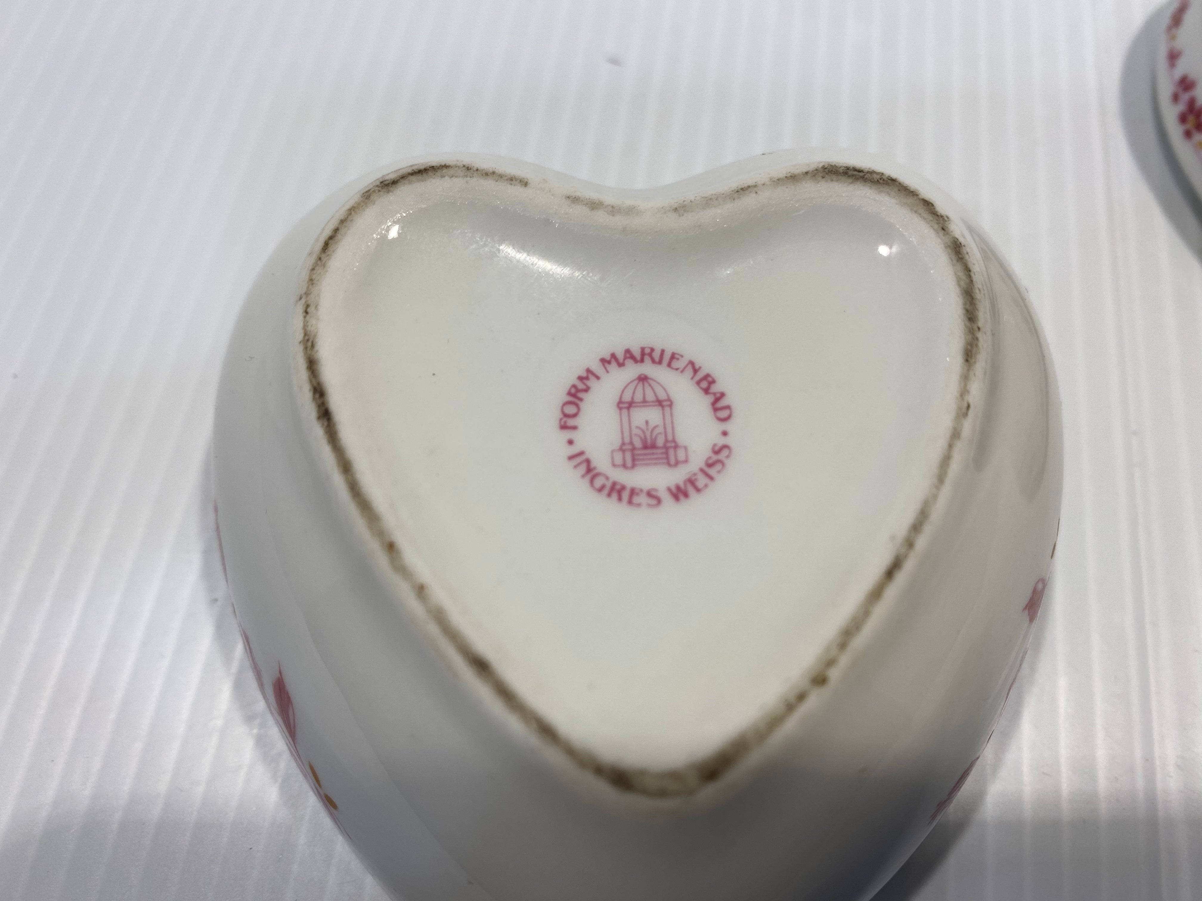 Ingres Weiss Marinbad porcelain heart