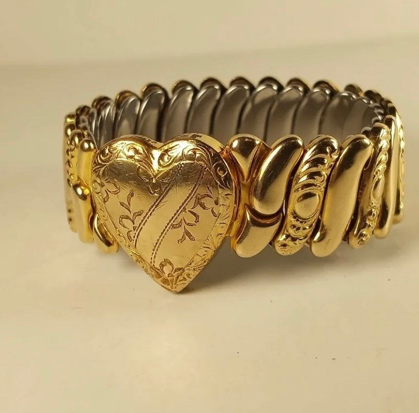 Stunning Vintage Gold Plated, Engraved Heart Stretch Bracelet Just perfect.