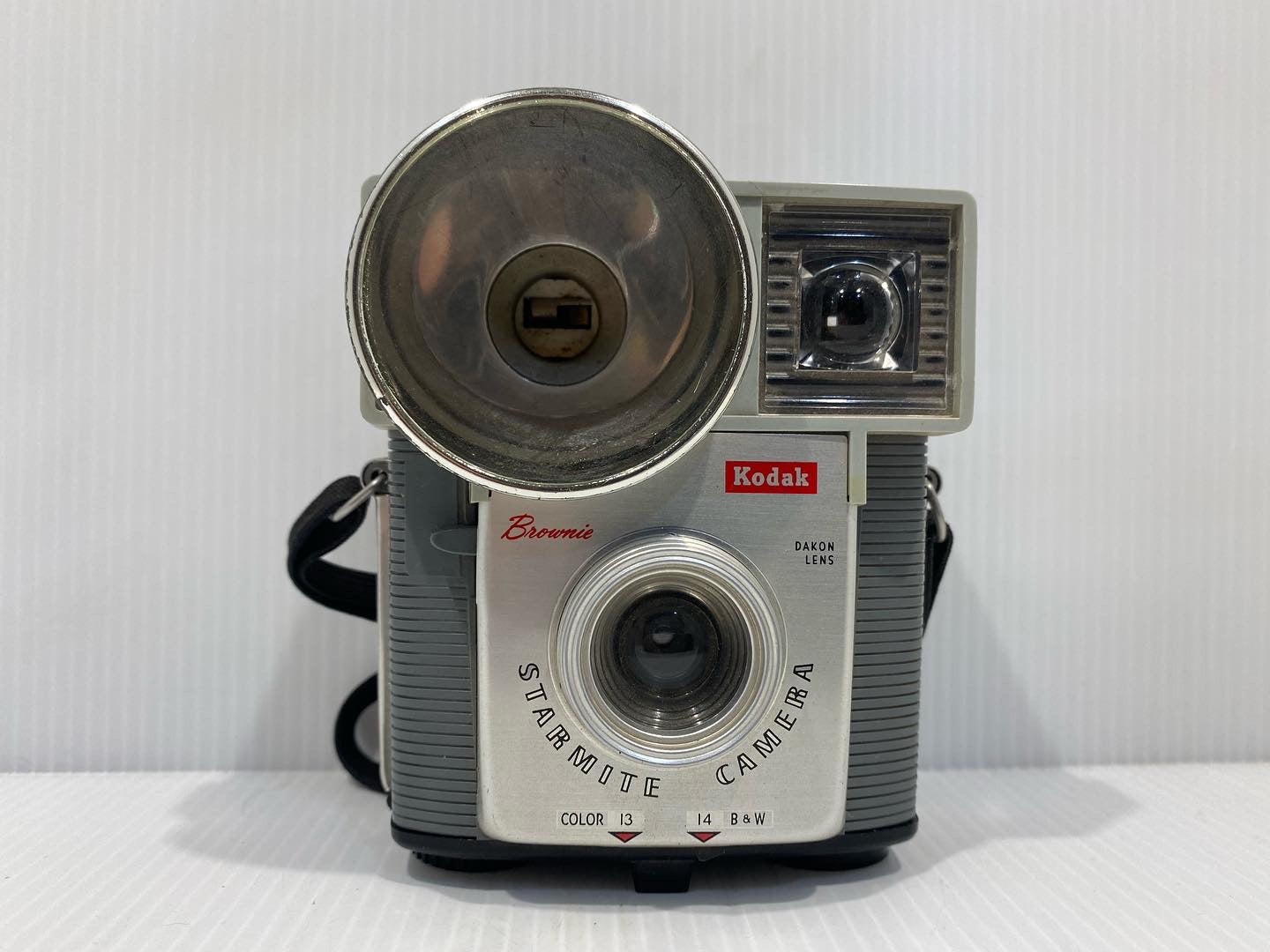 Vintage ( 1960-1963 ) Kodak Brownie Starmite Camera