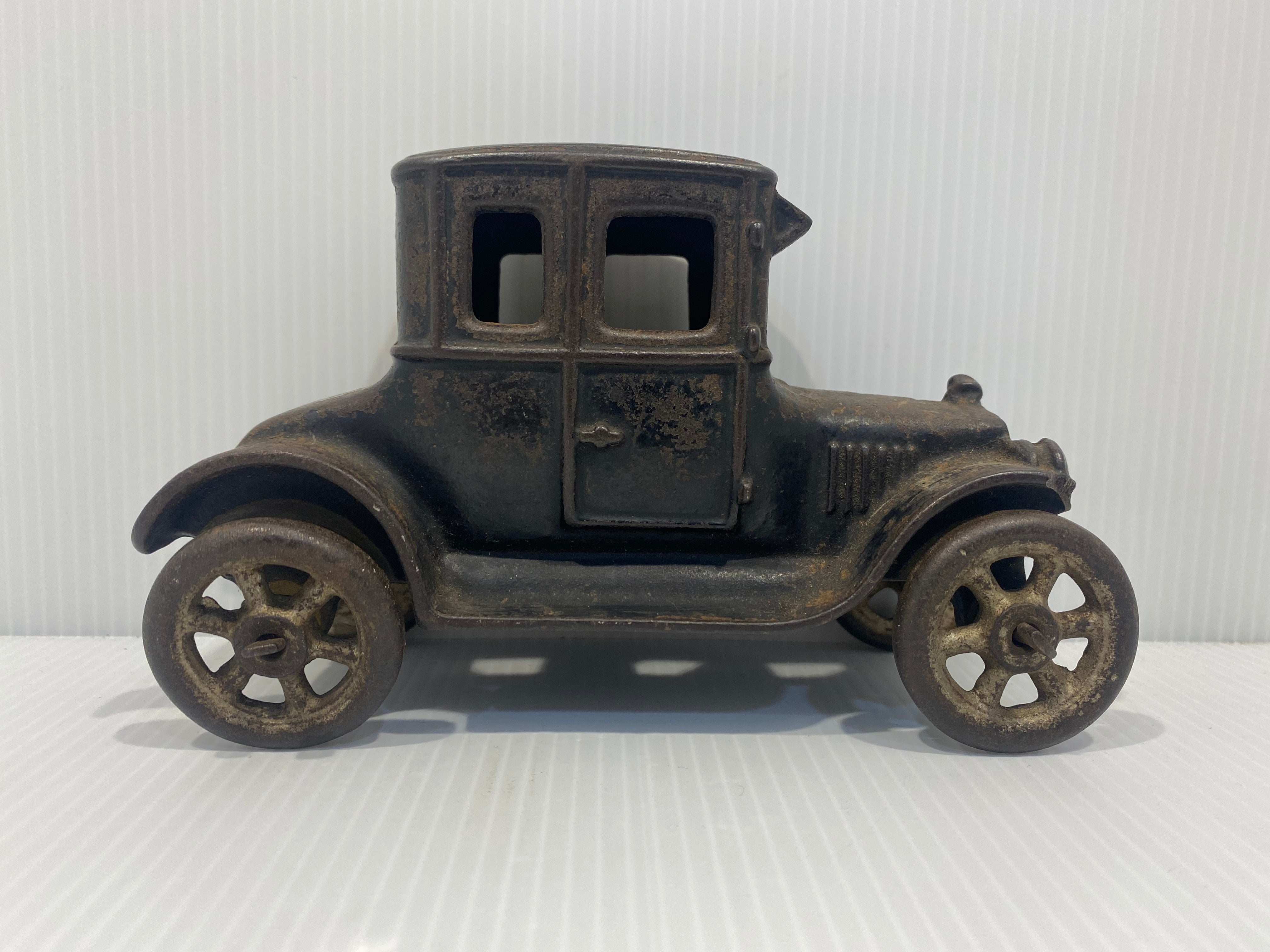 Original 1920 antique A.C Williams Cast Iron Coupe 15 cm Size.