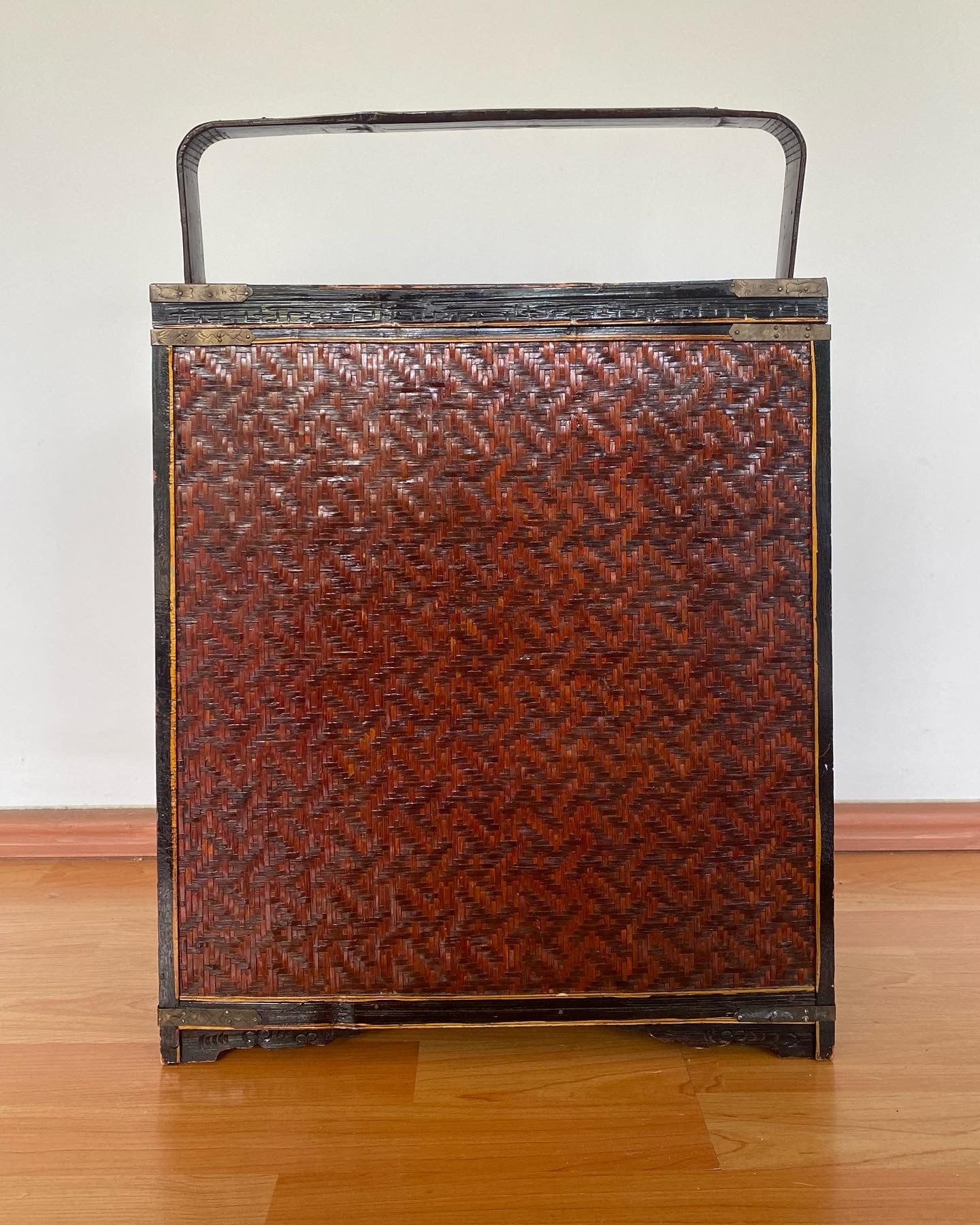 Beautiful Antique Chinese large lacqured wedding or travel box. 1920s