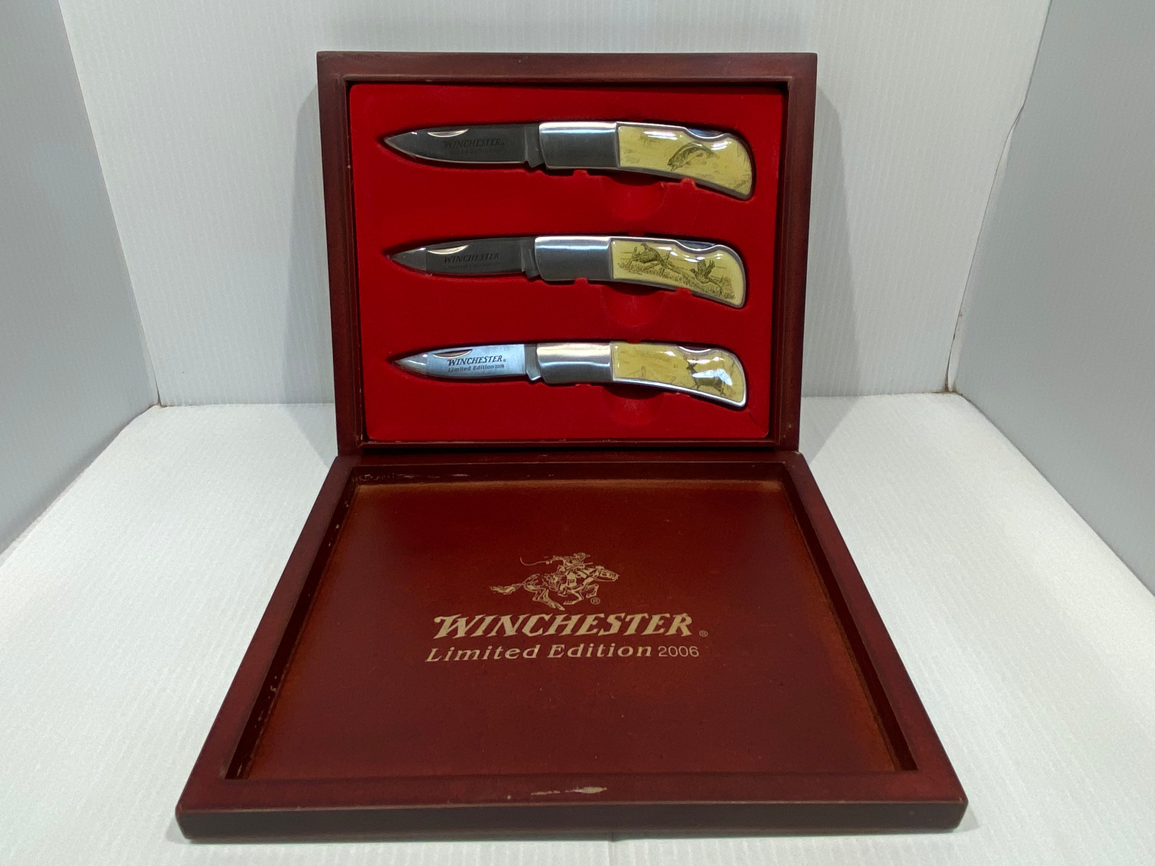 Winchester 2006 Limited Edition Wildlife Collector Knife Set.