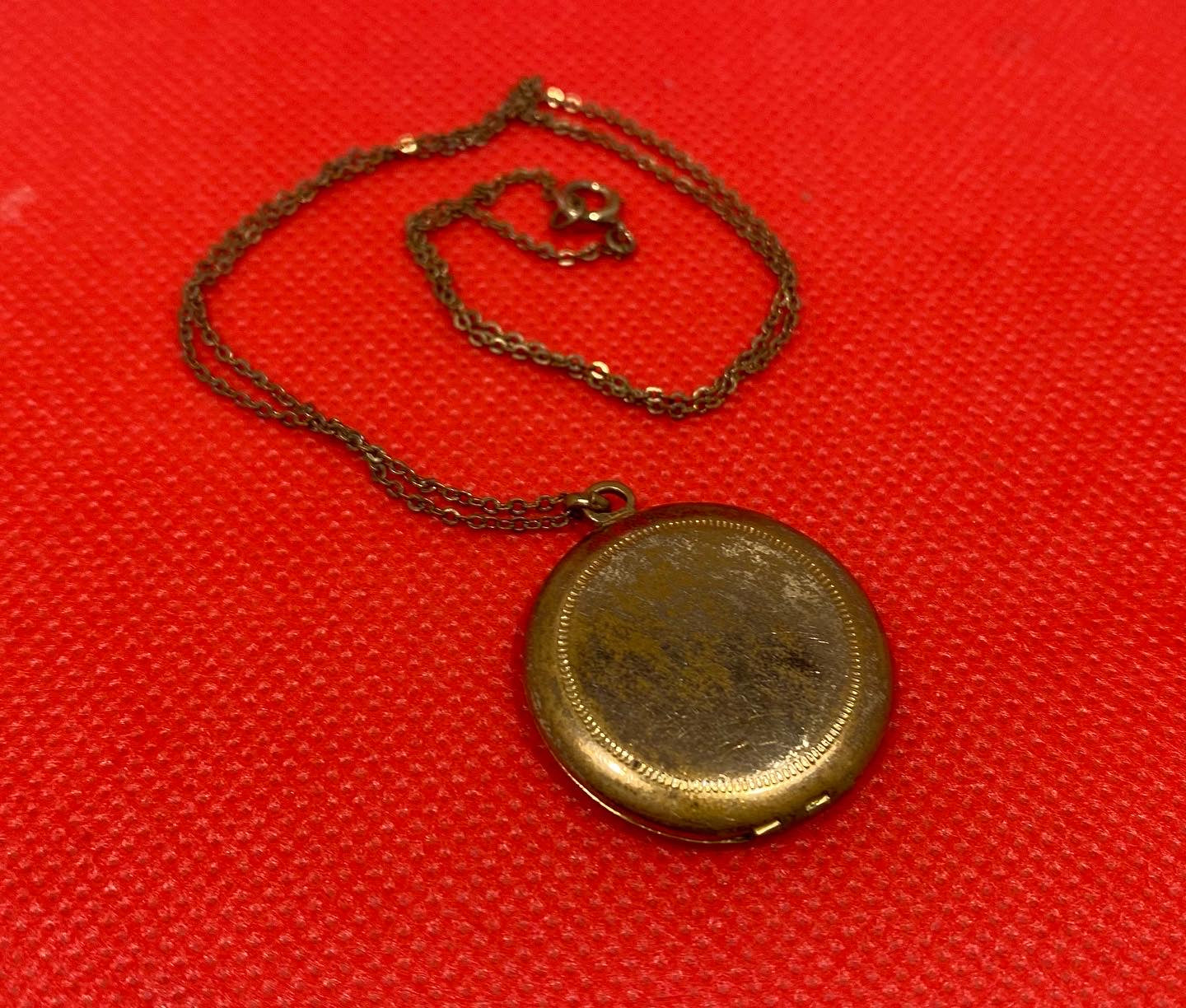 Antique Rolled Gold Victorian Locket Necklace.