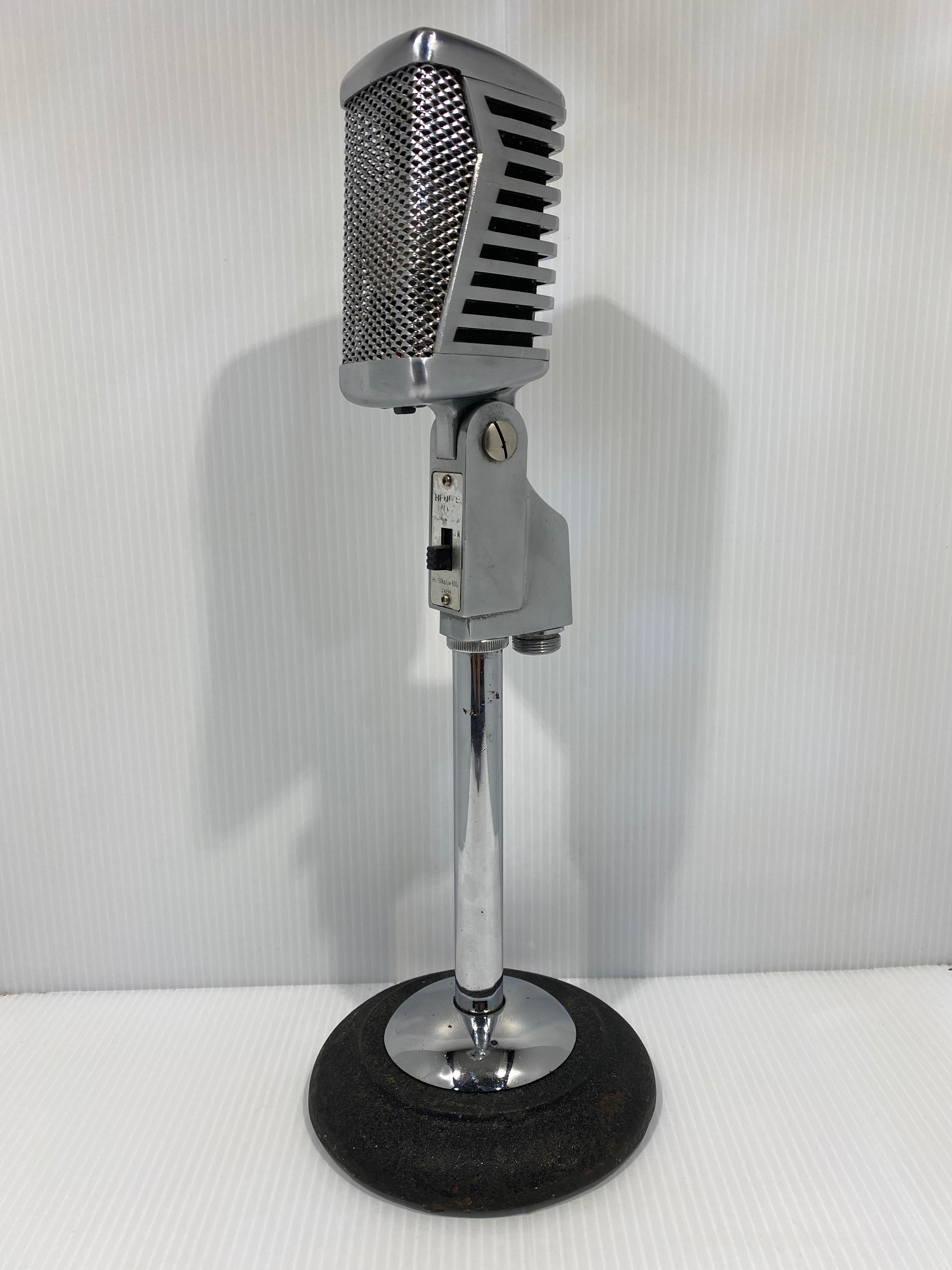 Vintage 1950s Teisco TM-4 dynamic microphone