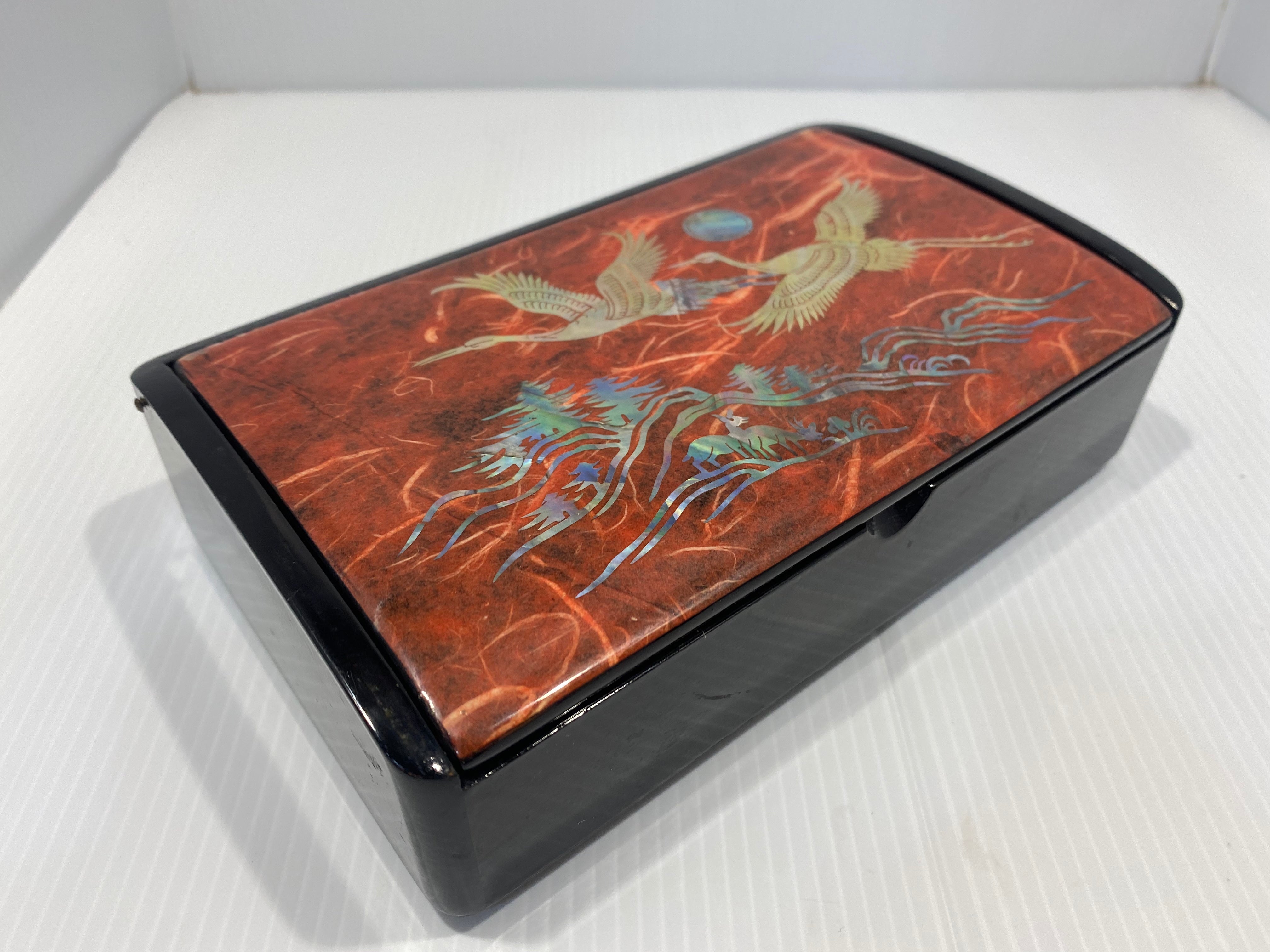 Korean lacquered wood jewelry box. 1950s