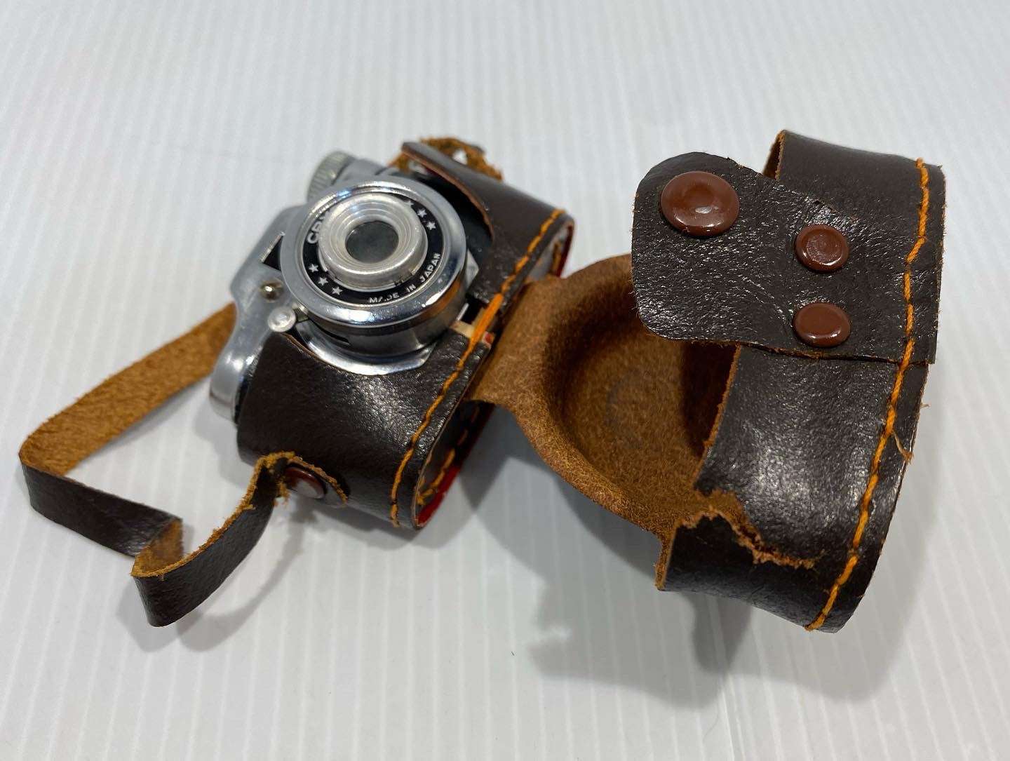 Vintage 1950's Miniature Crystar mini Camera with original leather case. Made in Japan!
