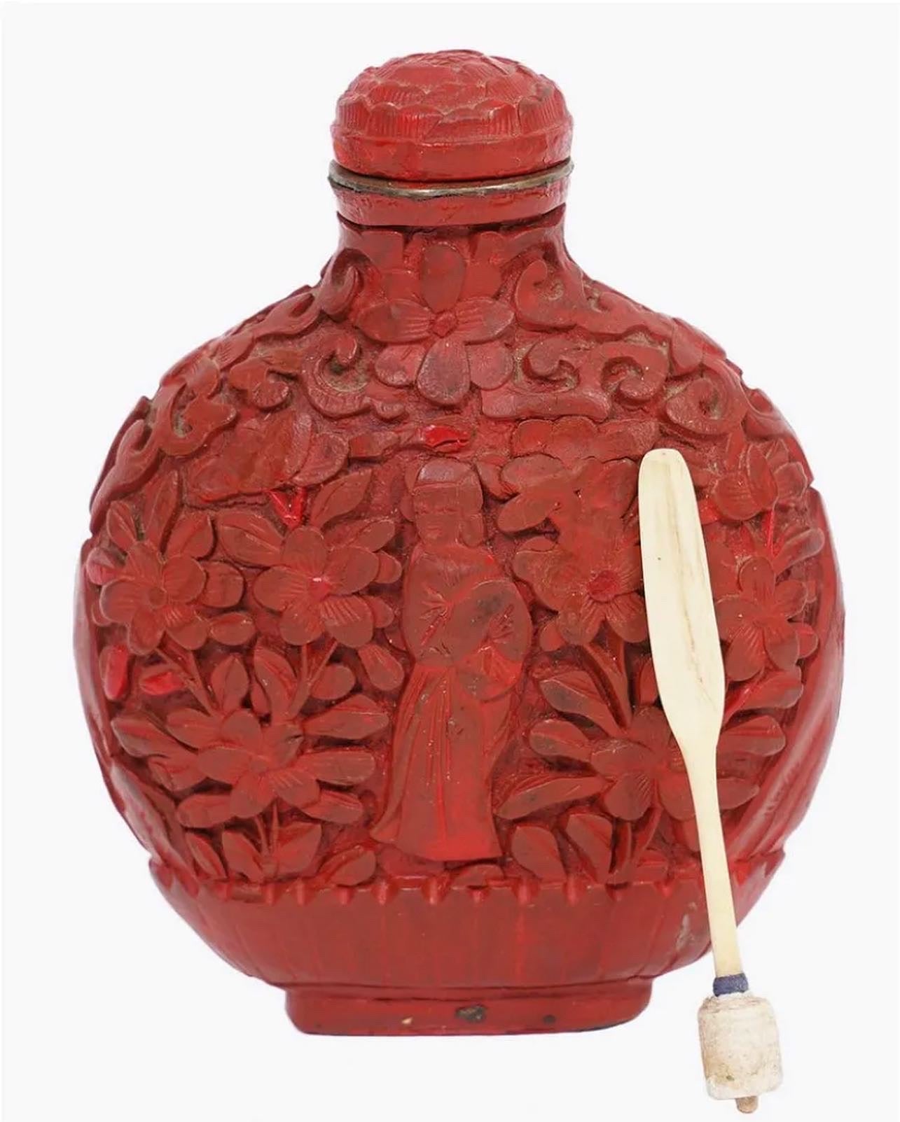 Chinese antique red Cinnabar lacquer snuff bottle, late 19th C. Carved with imperial figures and flowers