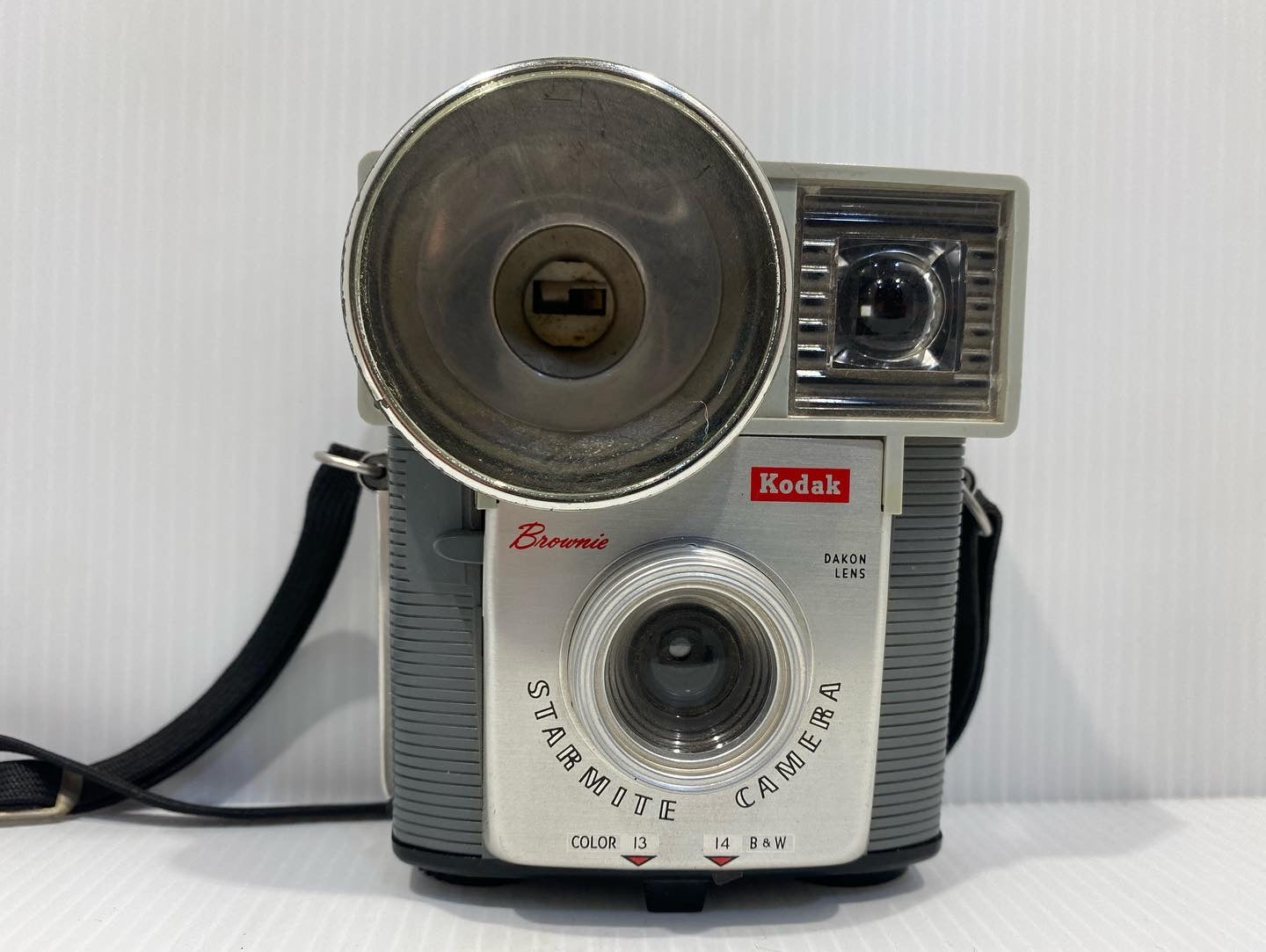 Vintage ( 1960-1963 ) Kodak Brownie Starmite Camera