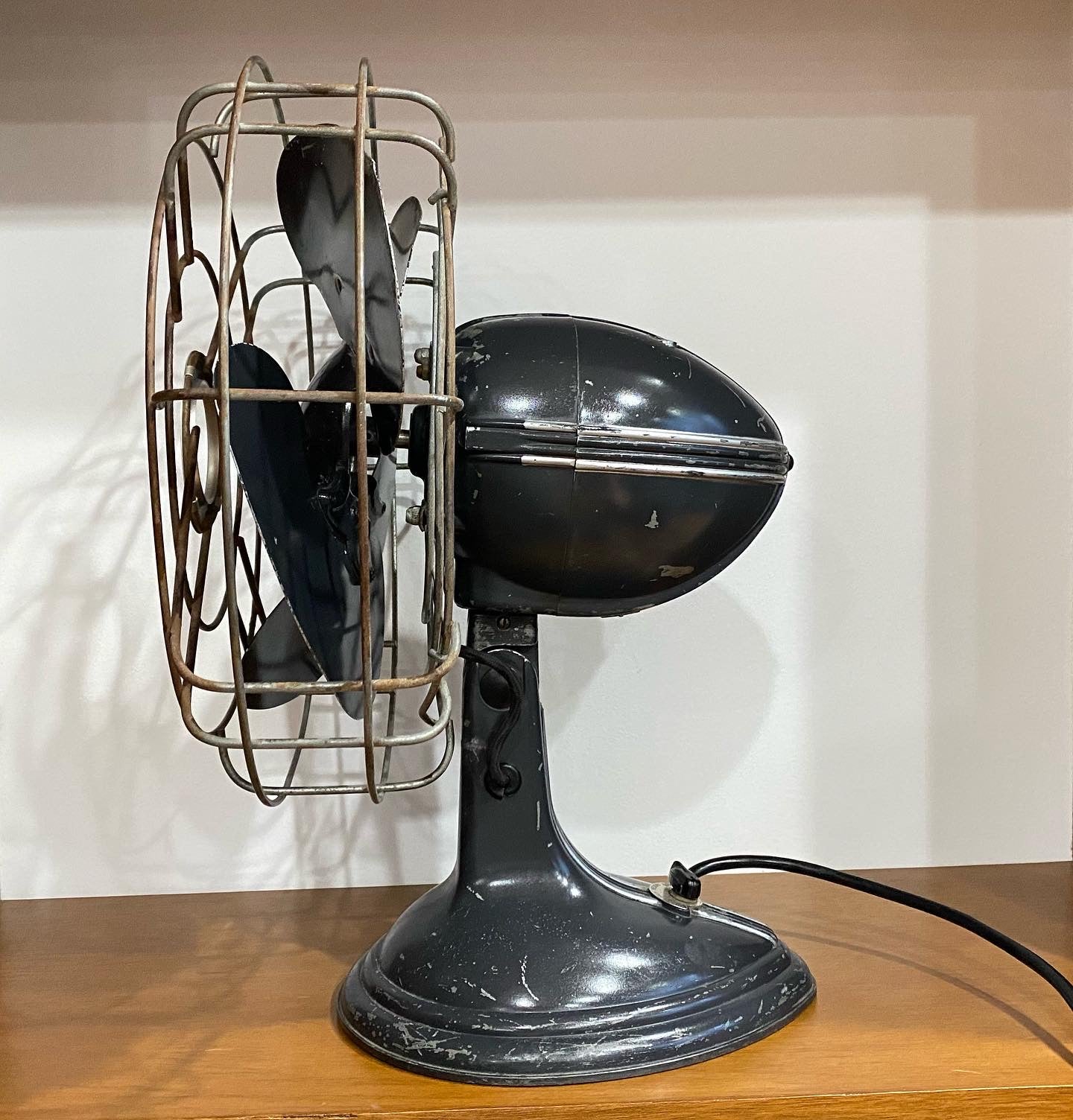 Robbins & Myers Mid-Century Electric Three-Speed Industrial style Table Fan